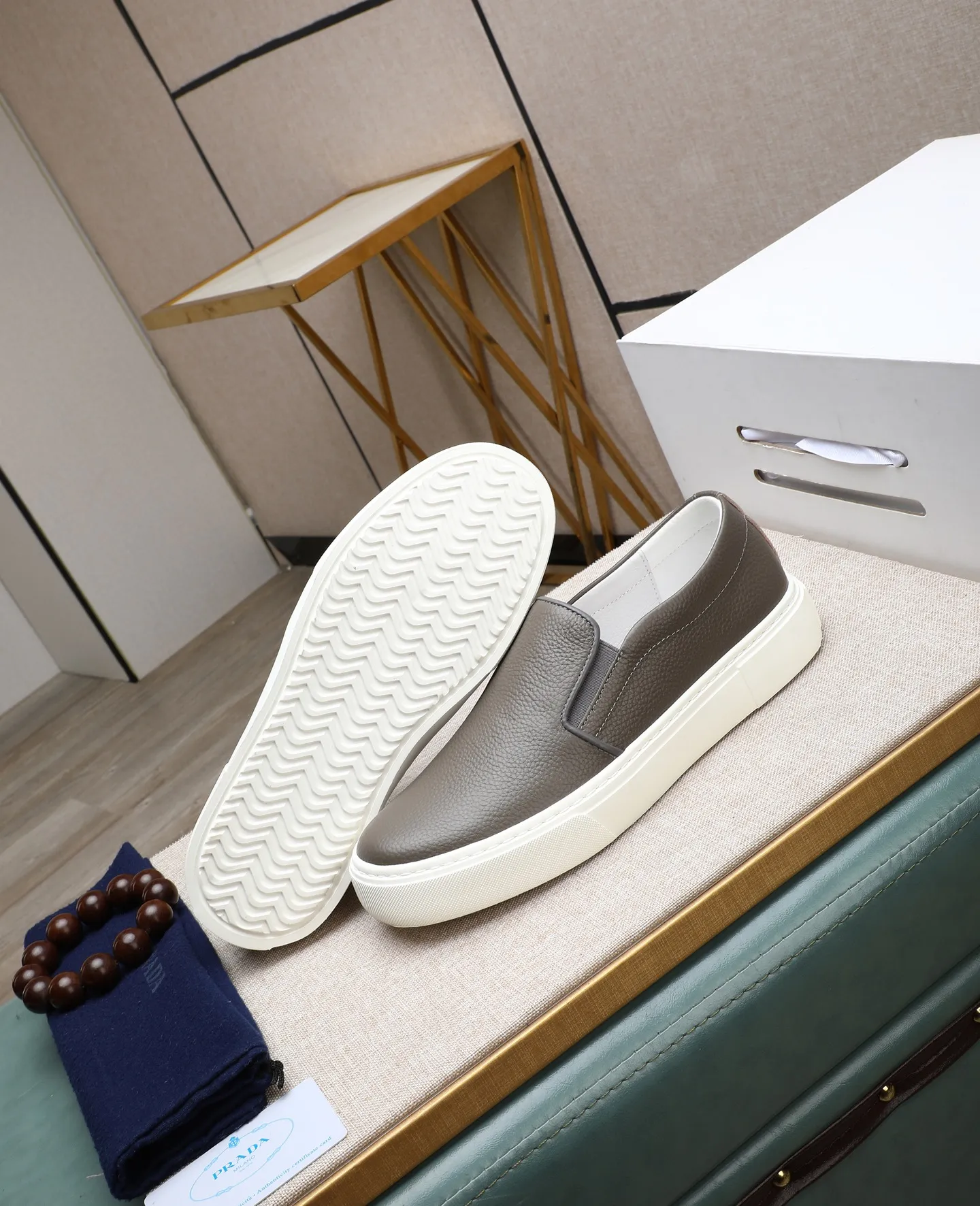 Men's men's shoes💰440🌹🌹[PRADA—Prada] latest model🙈original replica! 👟👟👟Available here. The workmanship is top-notch. The upper is made of Italian 🇮🇹Imported calfskin. ❗️Breathable genuine leather lining @Suitable for travel. The original version has an enlarged engraved sole, making it suitable for all kinds of travels, showing low-key luxury. Let quality speak for itself. Color: Size: 38-44